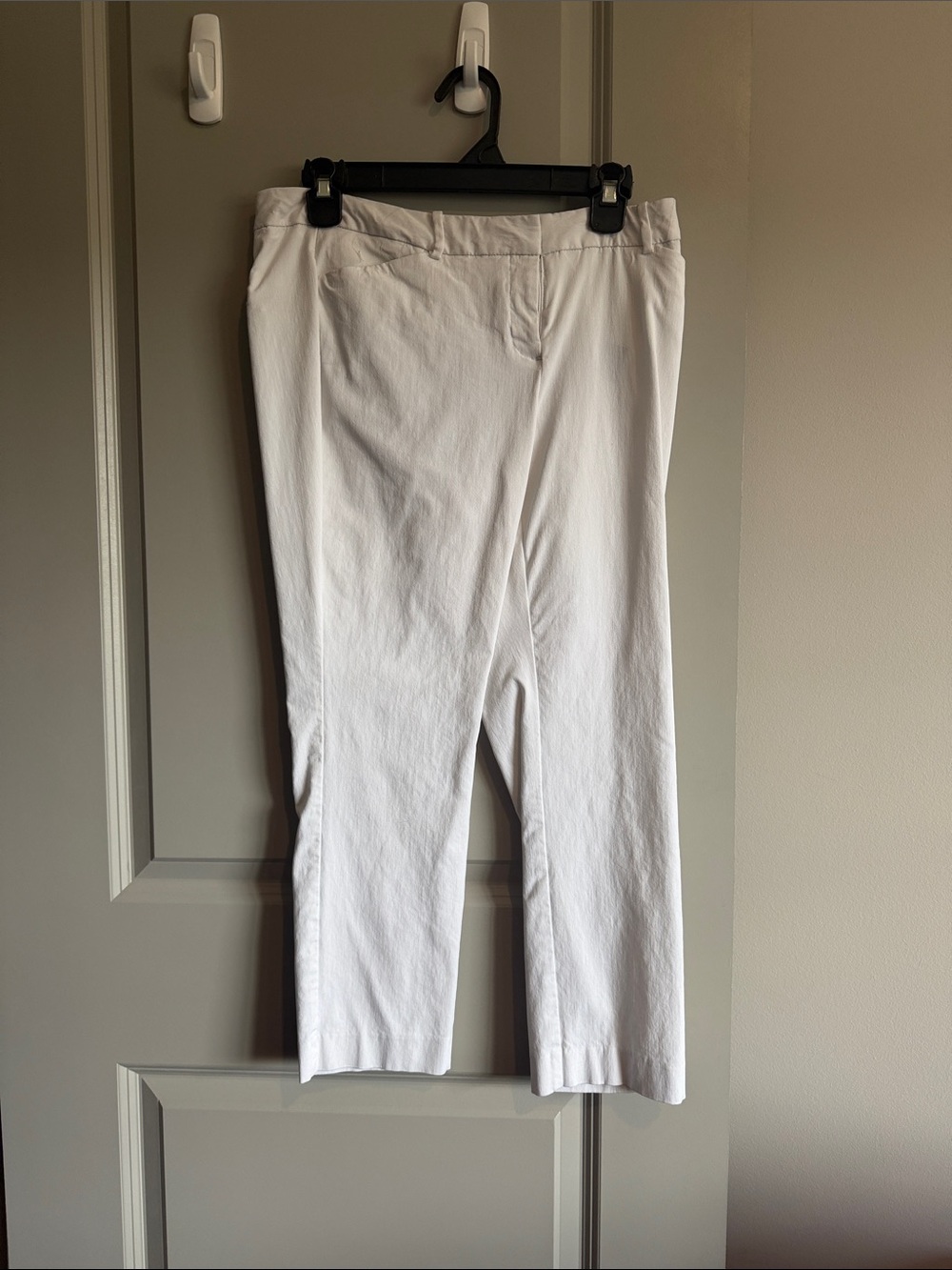 Worthington Petite White Slim Fit Pants Label Close-Up